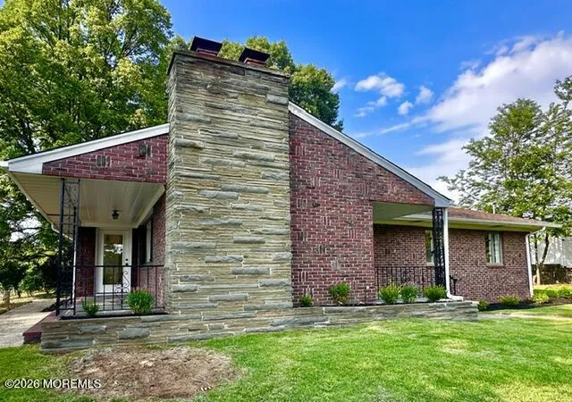 Photo 3 of Single family home for sale at 16 Charlotte St, Sayreville, NJ 08872 | MLS# 22627772 | Listing updated on 2026-09-14