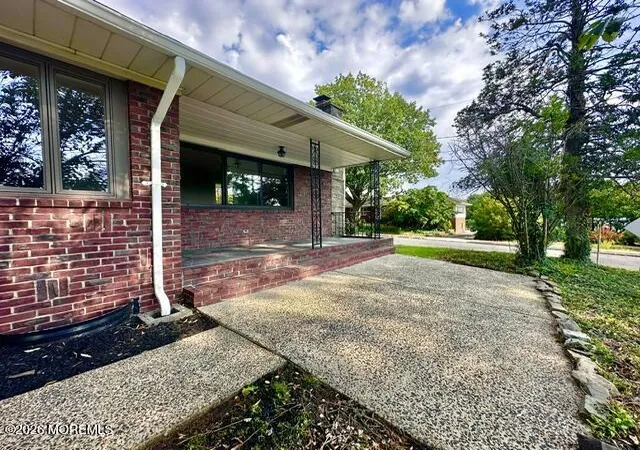 Photo 4 of Single family home for sale at 16 Charlotte St, Sayreville, NJ 08872 | MLS# 22627772 | Listing updated on 2026-09-14