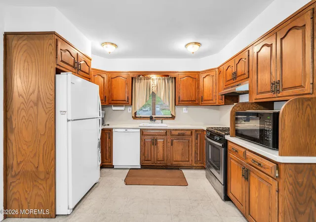 Photo 3 of Sale Pending at 580 Lloyd Rd, Matawan, NJ 07747 | MLS# 22627903 | Listing updated on 2026-09-16