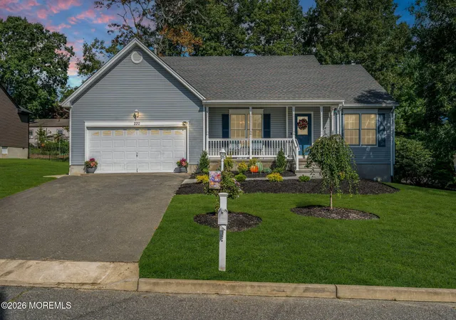 Photo 1 of Single family home for sale at 220 Mizzen Ave, Manahawkin, NJ 08050 | MLS# 22628483 | Listing updated on 2026-09-14