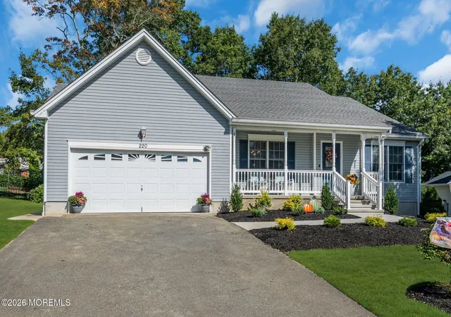 Photo 3 of Single family home for sale at 220 Mizzen Ave, Manahawkin, NJ 08050 | MLS# 22628483 | Listing updated on 2026-09-14