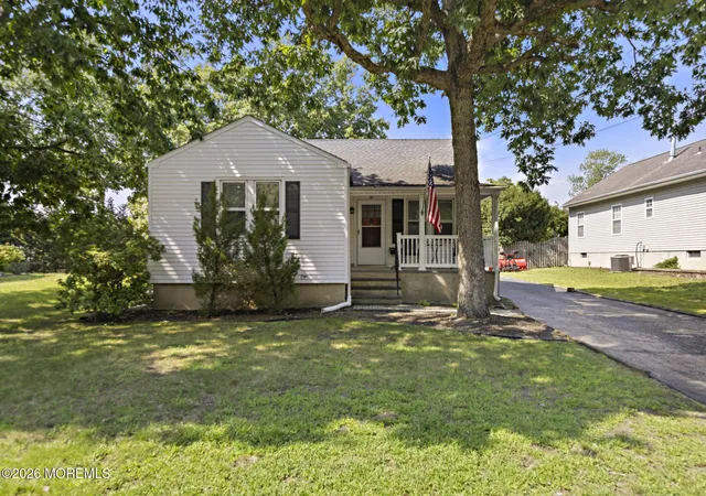 Photo 2 of Single family home for sale at 20 Weston Pl, Eatontown, NJ 07724 | MLS# 22627900 | Listing updated on 2026-09-06