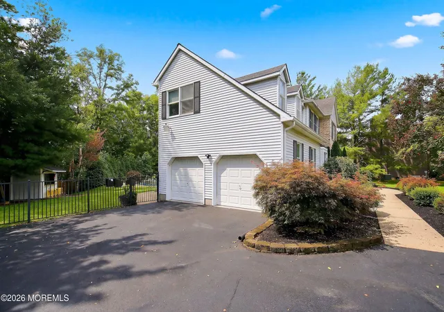 Photo 2 of Single family home for sale at 11 Sir Paul Ct, Middletown, NJ 07748 | MLS# 22627939 | Listing updated on 2026-09-14