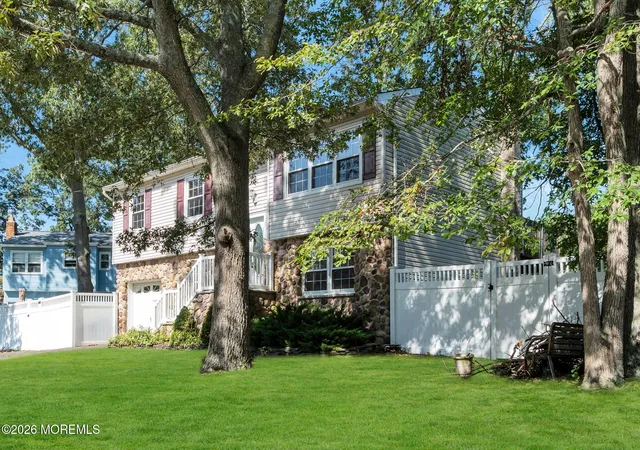 Photo 3 of Single family home for sale at 237 Mill Crk Dr, Bayville, NJ 08721 | MLS# 22627946 | Listing updated on 2026-10-06
