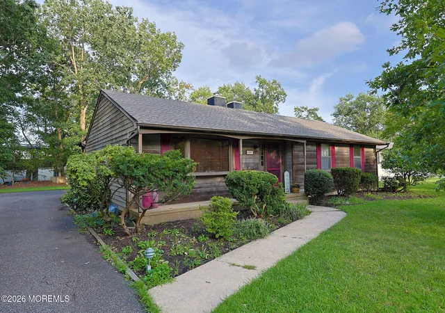 Photo 1 of Single family home for sale at 1407 Wallach Dr, Toms River, NJ 08755 | MLS# 22627955 | Listing updated on 2026-09-15