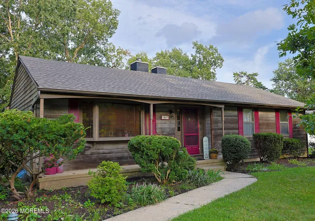 Photo 3 of Single family home for sale at 1407 Wallach Dr, Toms River, NJ 08755 | MLS# 22627955 | Listing updated on 2026-09-15