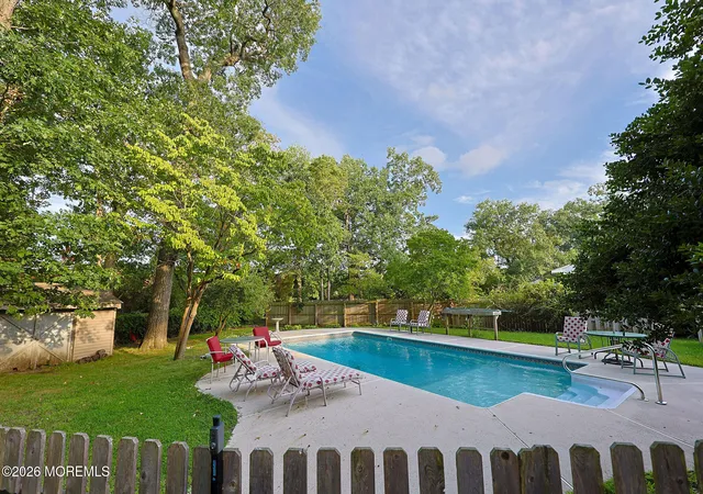 Photo 4 of Single family home for sale at 1407 Wallach Dr, Toms River, NJ 08755 | MLS# 22627955 | Listing updated on 2026-09-15