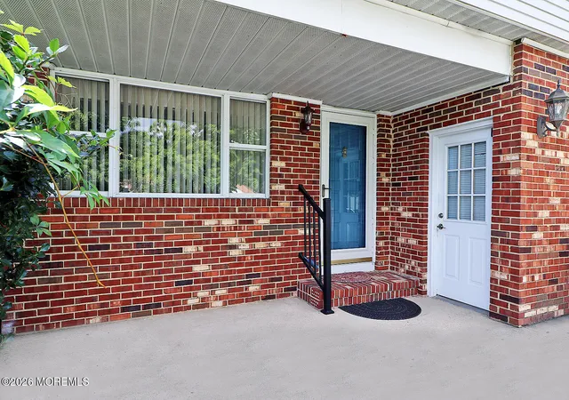 Photo 2 of Single family home for sale at 7 Point Blanche Ct, Toms River, NJ 08757 | MLS# 22628163 | Listing updated on 2026-09-09