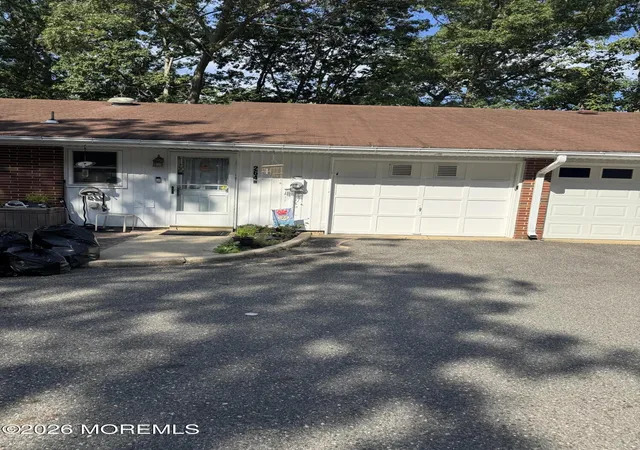 Photo 2 of Sale Pending at 264b Kingston Ct, Lakewood, NJ 08701 | MLS# 22628595 | Listing updated on 2026-09-17