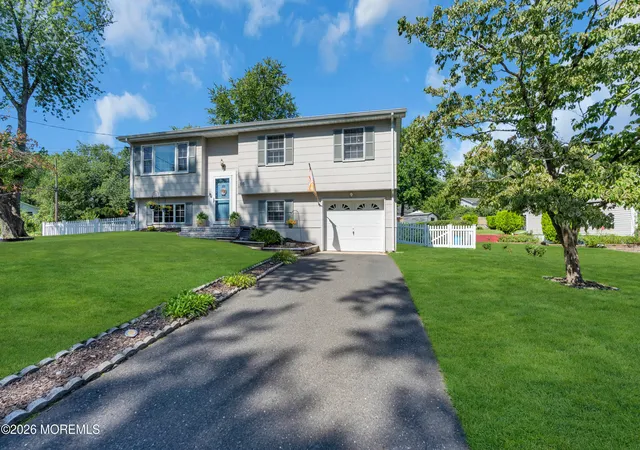 Photo 2 of Single family home for sale at 55 Dogwood Dr, Jackson, NJ 08527 | MLS# 22628016 | Listing updated on 2026-09-15
