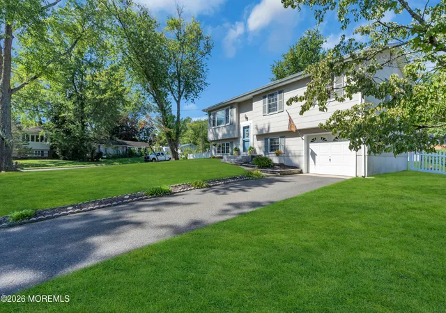 Photo 4 of Single family home for sale at 55 Dogwood Dr, Jackson, NJ 08527 | MLS# 22628016 | Listing updated on 2026-09-15