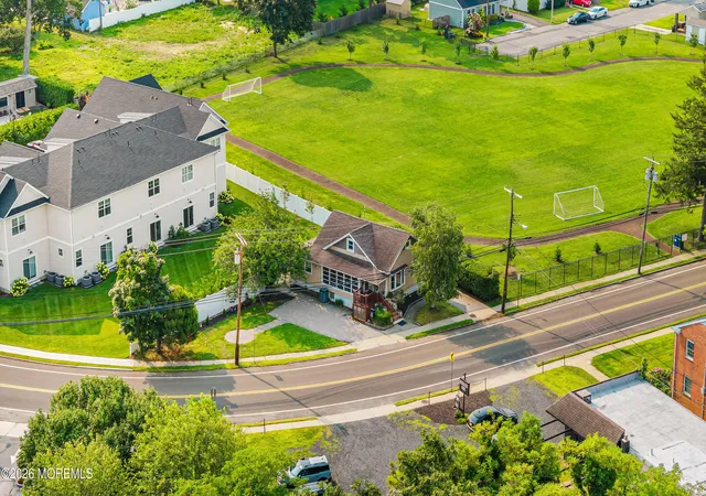 Photo 3 of Single family home for sale at 850 Arnold Ave, Point Pleasant Boro, NJ 08742 | MLS# 22628004 | Listing updated on 2026-09-14