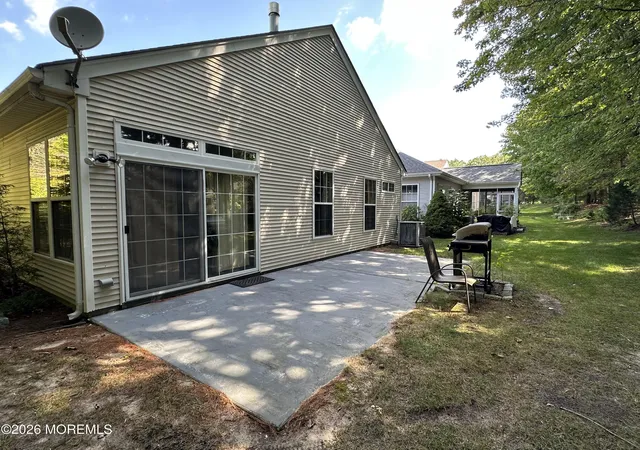 Photo 3 of Single family home for sale at 30 Silverwoods Dr, Lakewood, NJ 08701 | MLS# 22628023 | Listing updated on 2026-09-05