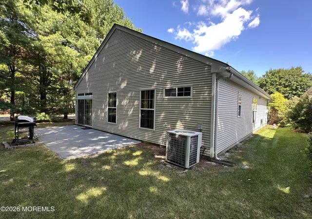 Photo 3 of Single family home for sale at 30 Silverwoods Dr, Lakewood, NJ 08701 | MLS# 22628023 | Listing updated on 2026-09-05