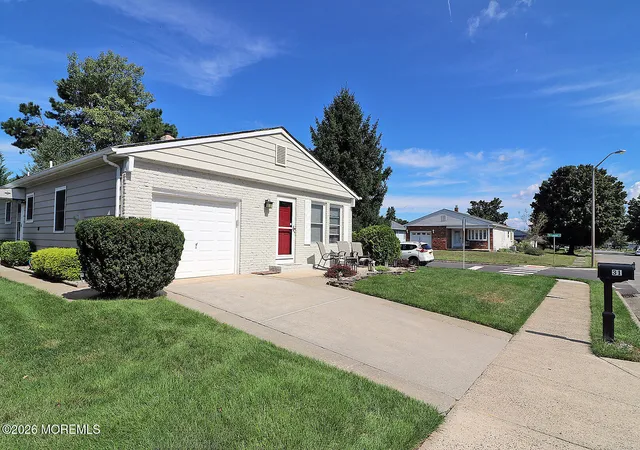 Photo 3 of Single family home for sale at 31 Buena Visa Dr, Toms River, NJ 08757 | MLS# 22628060 | Listing updated on 2026-09-14