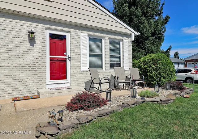 Photo 4 of Single family home for sale at 31 Buena Visa Dr, Toms River, NJ 08757 | MLS# 22628060 | Listing updated on 2026-09-14
