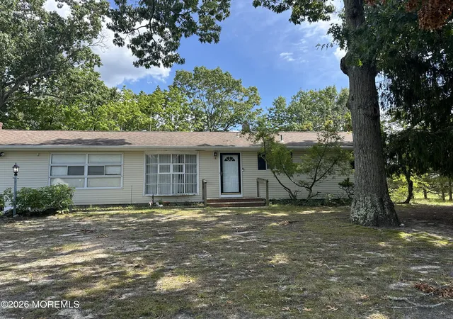 Photo 1 of Single family home for sale at 8 Western Dr, Howell, NJ 07731 | MLS# 22628079 | Listing updated on 2026-09-06