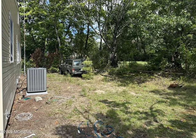 Photo 3 of Single family home for sale at 8 Western Dr, Howell, NJ 07731 | MLS# 22628079 | Listing updated on 2026-09-06