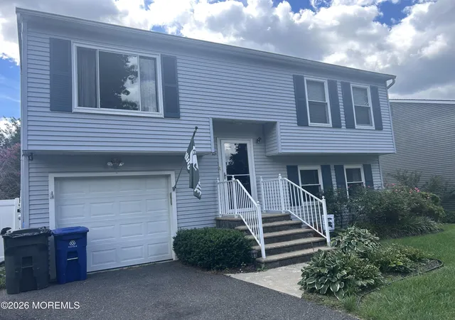 Photo 1 of Single family home for sale at 15 Barre Dr, Howell, NJ 07731 | MLS# 22628169 | Listing updated on 2026-09-14