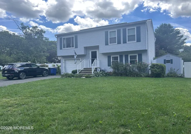 Photo 3 of Single family home for sale at 15 Barre Dr, Howell, NJ 07731 | MLS# 22628169 | Listing updated on 2026-09-14