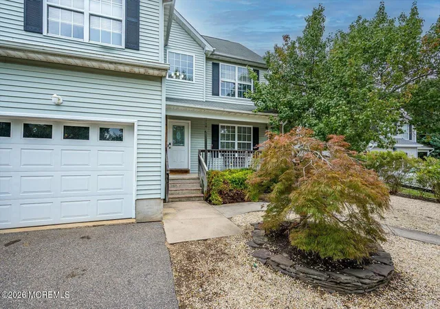 Photo 3 of Single family home for sale at 27 Lena Ct, Bayville, NJ 08721 | MLS# 22628089 | Listing updated on 2026-09-10