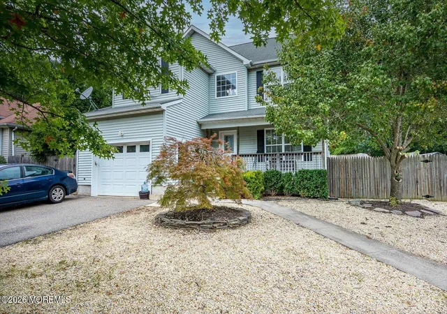 Photo 3 of Single family home for sale at 27 Lena Ct, Bayville, NJ 08721 | MLS# 22628089 | Listing updated on 2026-09-10