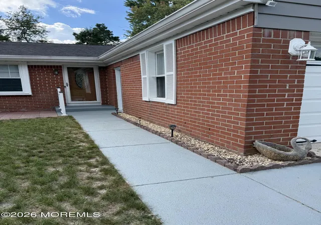 Photo 2 of Single family home for sale at 5 Hudson Ave, Whiting, NJ 08759 | MLS# 22628203 | Listing updated on 2026-09-08