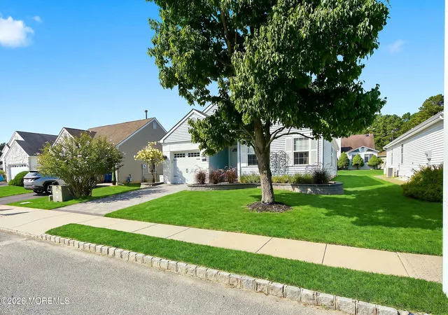 Photo 3 of Single family home for sale at 5 Cancun St, Toms River, NJ 08757 | MLS# 22628181 | Listing updated on 2026-09-13
