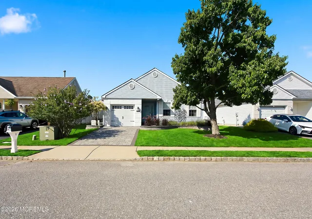 Photo 3 of Single family home for sale at 5 Cancun St, Toms River, NJ 08757 | MLS# 22628181 | Listing updated on 2026-09-13