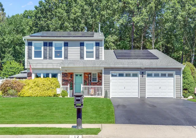 Photo 4 of Single family home for sale at 12 Yellowstone Ln, Howell, NJ 07731 | MLS# 22628320 | Listing updated on 2026-09-16