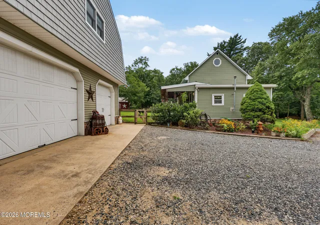 Photo 3 of Single family home for sale at 2 Woodruff Rd, New Egypt, NJ 08533 | MLS# 22628160 | Listing updated on 2026-09-13