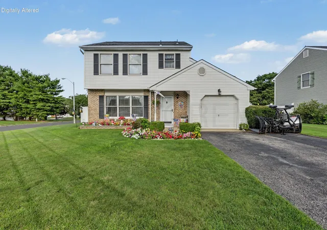 Photo 3 of Single family home for sale at 30 Albatross Dr, Howell, NJ 07731 | MLS# 22628274 | Listing updated on 2026-09-16