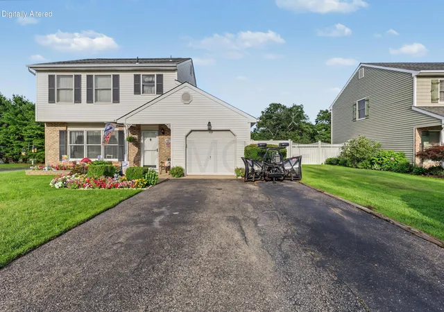 Photo 3 of Single family home for sale at 30 Albatross Dr, Howell, NJ 07731 | MLS# 22628274 | Listing updated on 2026-09-16