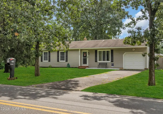 Photo 3 of Single family home for sale at 700 Commonwealth Blvd, Toms River, NJ 08757 | MLS# 22628309 | Listing updated on 2026-09-09