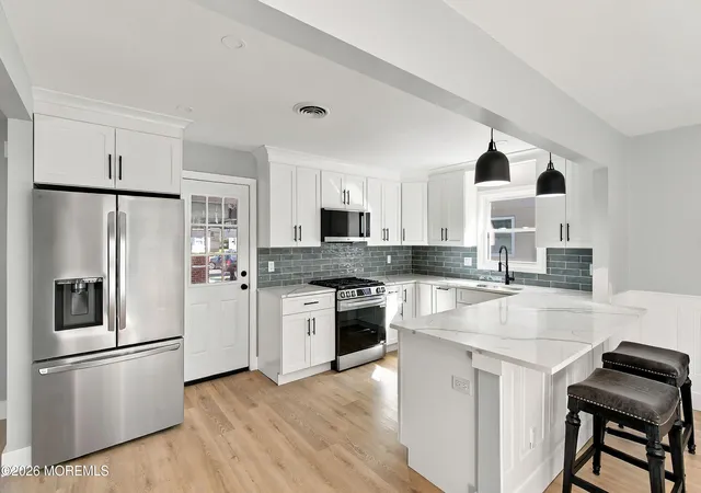 Photo 3 of Single family home for sale at 9 Caldwell Dr, Toms River, NJ 08757 | MLS# 22628537 | Listing updated on 2026-10-05