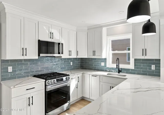 Photo 3 of Single family home for sale at 9 Caldwell Dr, Toms River, NJ 08757 | MLS# 22628537 | Listing updated on 2026-10-05