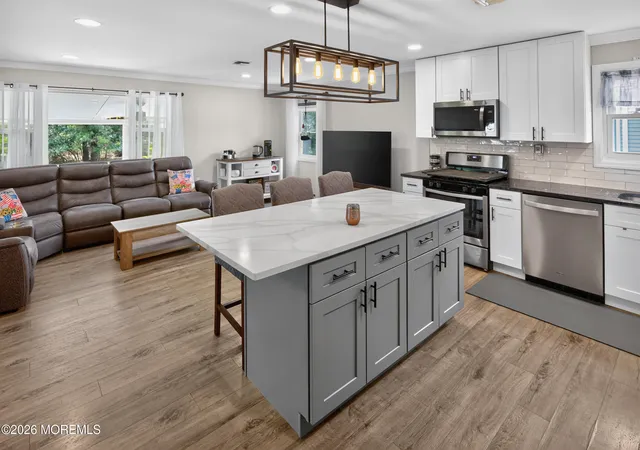 Photo 2 of Single family home for sale at 101 Freeport Blvd, Toms River, NJ 08757 | MLS# 22628215 | Listing updated on 2026-09-15
