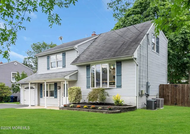 Photo 3 of Single family home for sale at 6 Volt Pl, Middletown, NJ 07748 | MLS# 22628361 | Listing updated on 2026-09-28