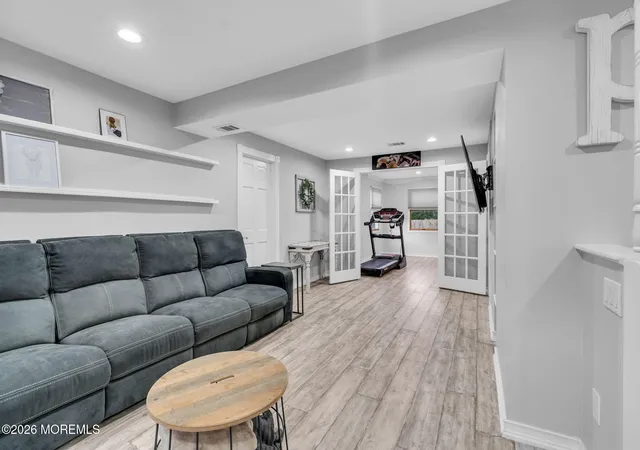 Photo 4 of Single family home for sale at 6 Volt Pl, Middletown, NJ 07748 | MLS# 22628361 | Listing updated on 2026-09-28