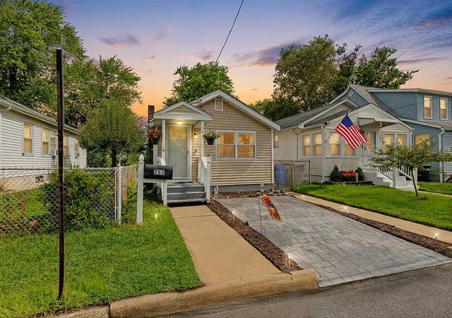 Photo 24 of Single family home for sale at 285 Shoreland Cir, South Amboy, NJ 08879 | MLS# 22628276 | Listing updated on 2026-10-01