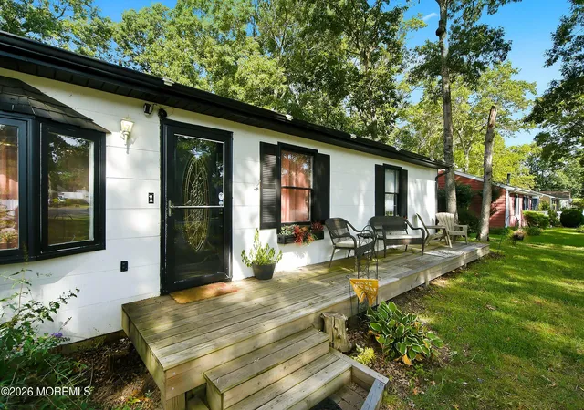 Photo 3 of Single family home for sale at 726 Lake Barnegat Dr N, Lanoka Harbor, NJ 08734 | MLS# 22629016 | Listing updated on 2026-10-05