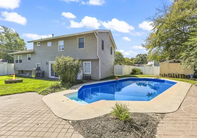 Photo 2 of Single family home for sale at 9 E Connecticut, Jackson, NJ 08527 | MLS# 22628269 | Listing updated on 2026-09-16