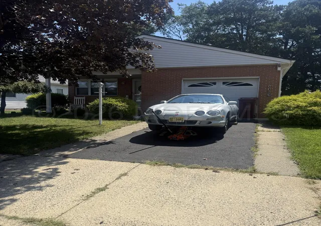 Photo 1 of Single family home for sale at 4 Cardiff Ct, Toms River, NJ 08757 | MLS# 22628275 | Listing updated on 2026-09-08