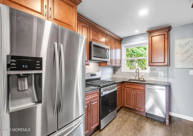 Photo 3 of Single family home for sale at 4 N Parkview Ter, Hazlet, NJ 07730 | MLS# 22628658 | Listing updated on 2026-09-11