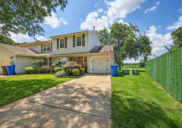 Photo 3 of Condo for sale at 79 Staghorn Dr, Matawan, NJ 07747 | MLS# 22628289 | Listing updated on 2026-09-14