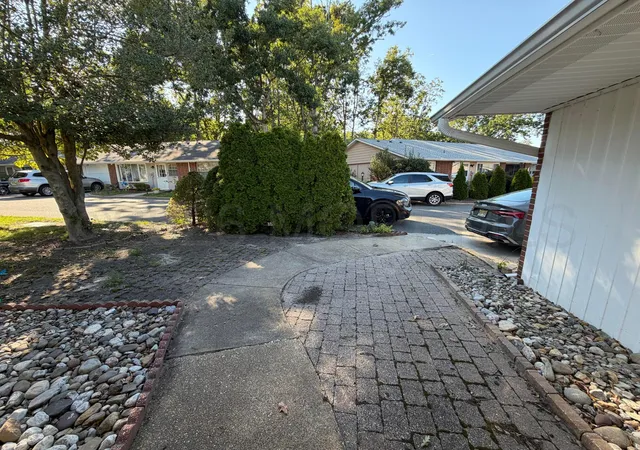Photo 3 of Single family home for sale at 600c Lake Point Dr, Lakewood, NJ 08701 | MLS# 22628297 | Listing updated on 2026-09-09