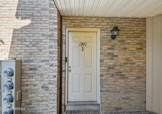 Photo 3 of Sale Pending at 1301 Wellington Pl, Matawan, NJ 07747 | MLS# 22628846 | Listing updated on 2026-09-18