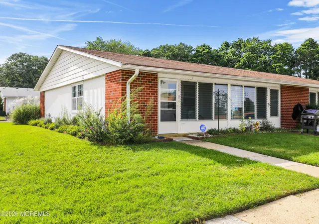 Photo 1 of Single family home for sale at 1019 A Aberdeen Dr, Lakewood, NJ 08701 | MLS# 22628365 | Listing updated on 2026-10-04