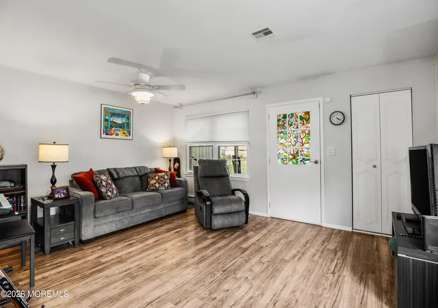 Photo 4 of Single family home for sale at 1019 A Aberdeen Dr, Lakewood, NJ 08701 | MLS# 22628365 | Listing updated on 2026-10-04