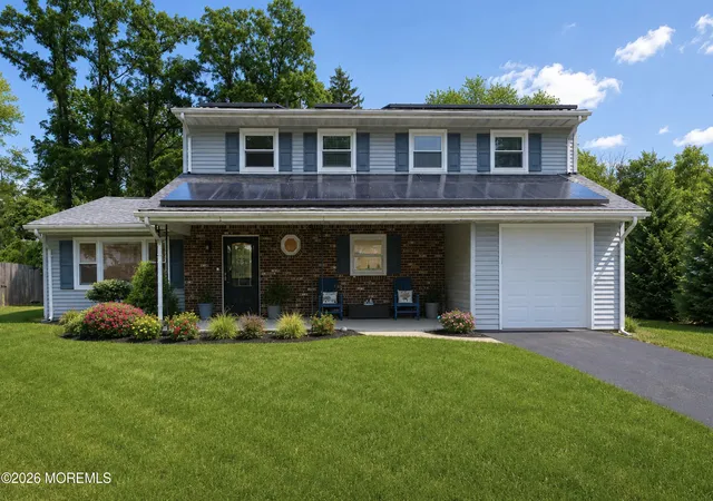 Photo 2 of Single family home for sale at 10 Violante Ct, Eatontown, NJ 07724 | MLS# 22628296 | Listing updated on 2026-09-21